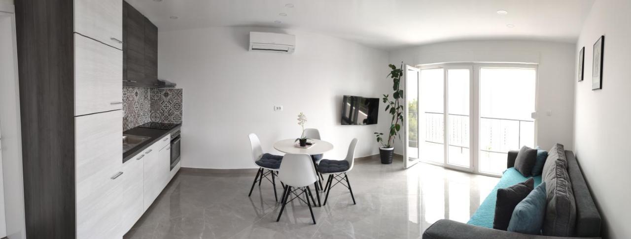 Apartamento Rake Omiš Exterior foto